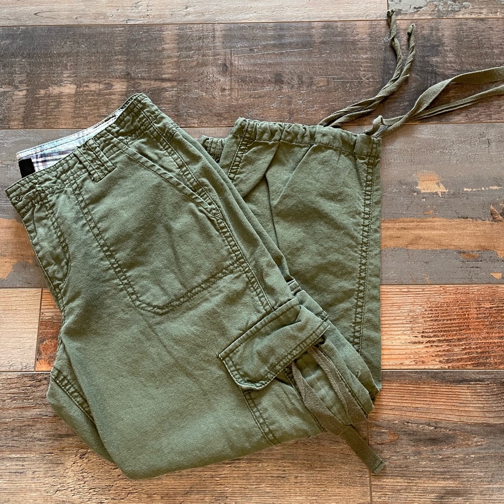 Nine West Jeans Army Green Capri Cargo Pants women’s size 4